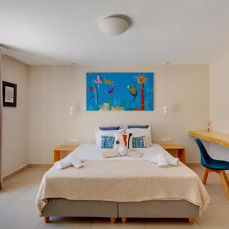 Kamelo Hotel 2*