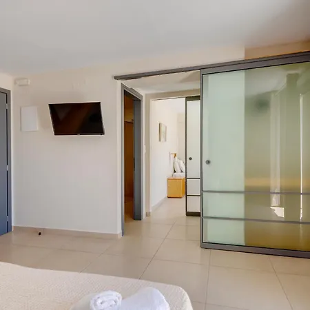 Kamelo Hotel 2*
