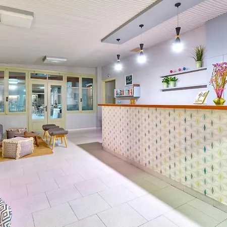 Kamelo Hotel Vari (Syros)